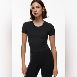 Aritzia TnaAction TnaBUTTER™ Bound T-Shirt Crop Crew Black Small